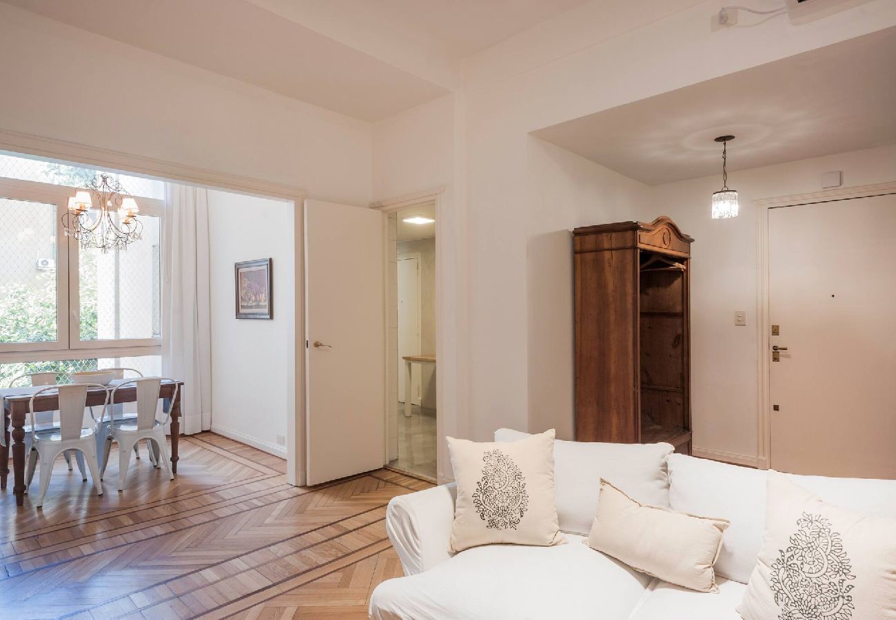 Apartamento en Buenos Aires - Santa Fe 3F · Live BA in Amazing Apt