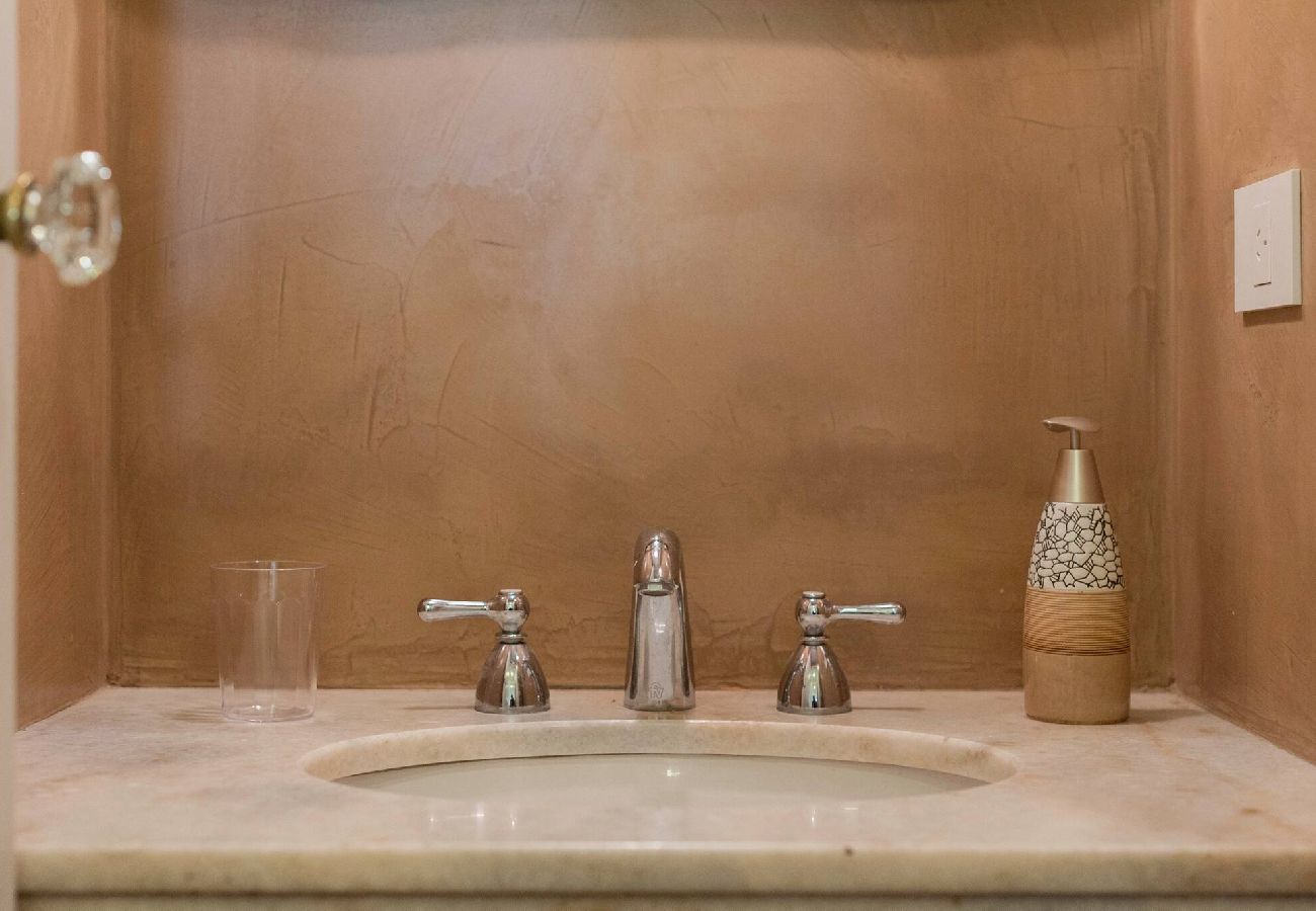 Apartamento en Buenos Aires - Santa Fe 3F · Live BA in Amazing Apt