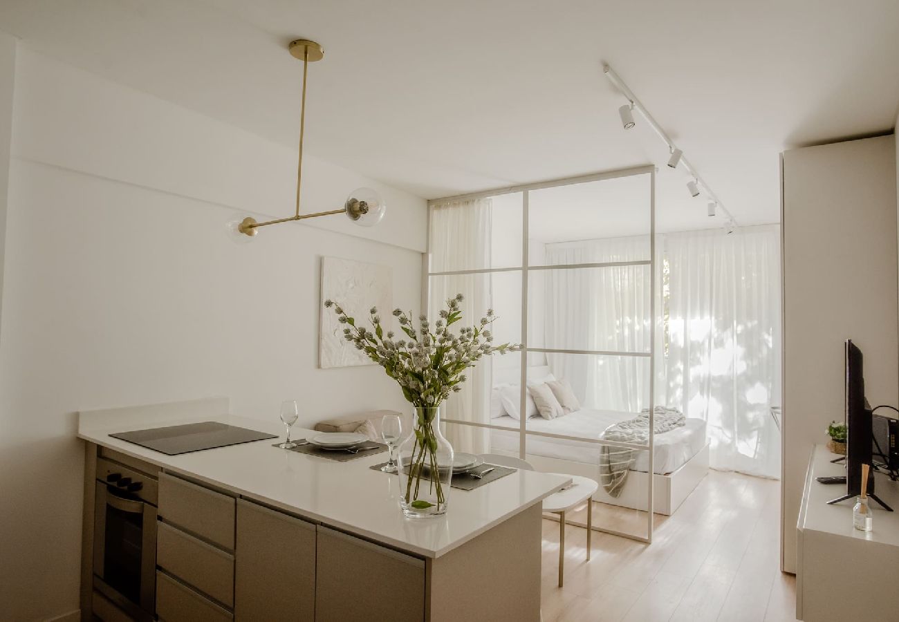 Estudio en Buenos Aires - Las Heras 501 · Enjoy Recoleta in this