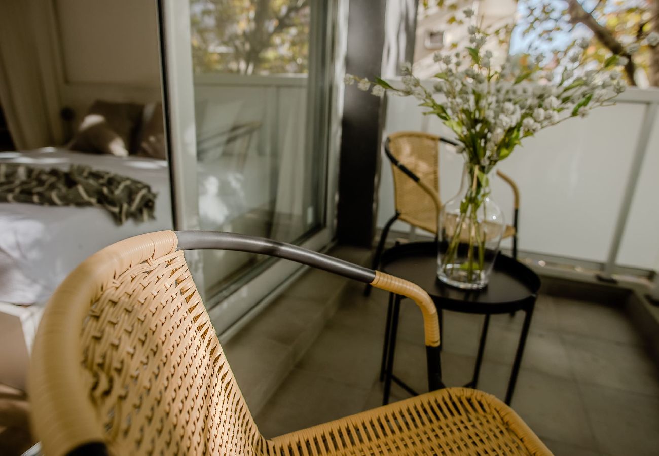 Estudio en Buenos Aires - Las Heras 501 · Enjoy Recoleta in this
