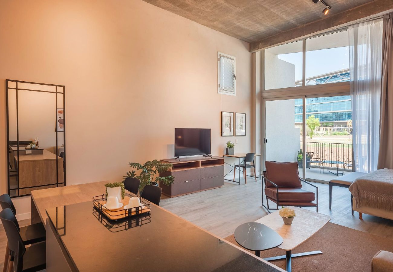 Estudio en Pilar - Pilar #025 · Discover Pilar in this New and Stunni