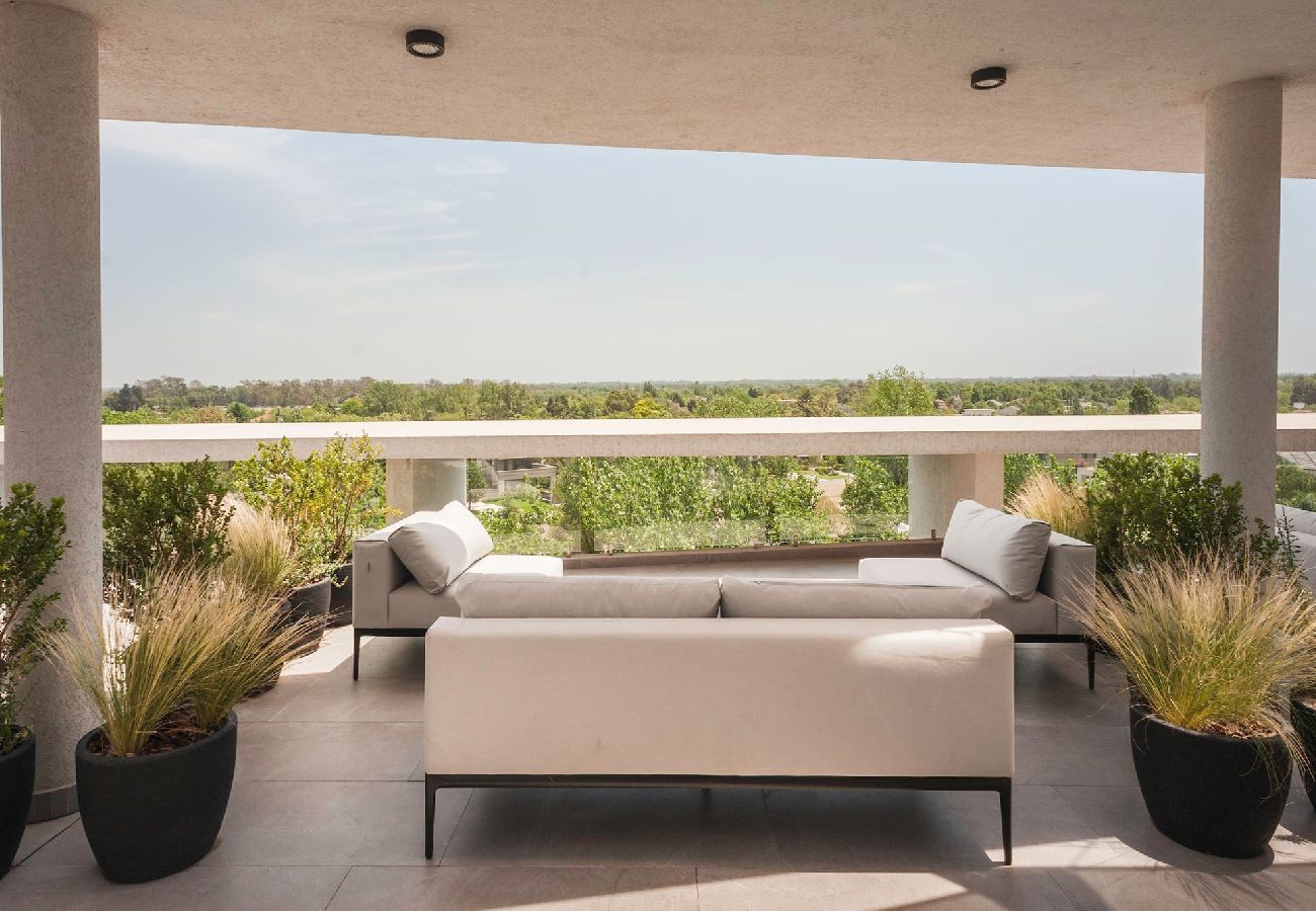 Estudio en Pilar - Pilar #025 · Discover Pilar in this New and Stunni
