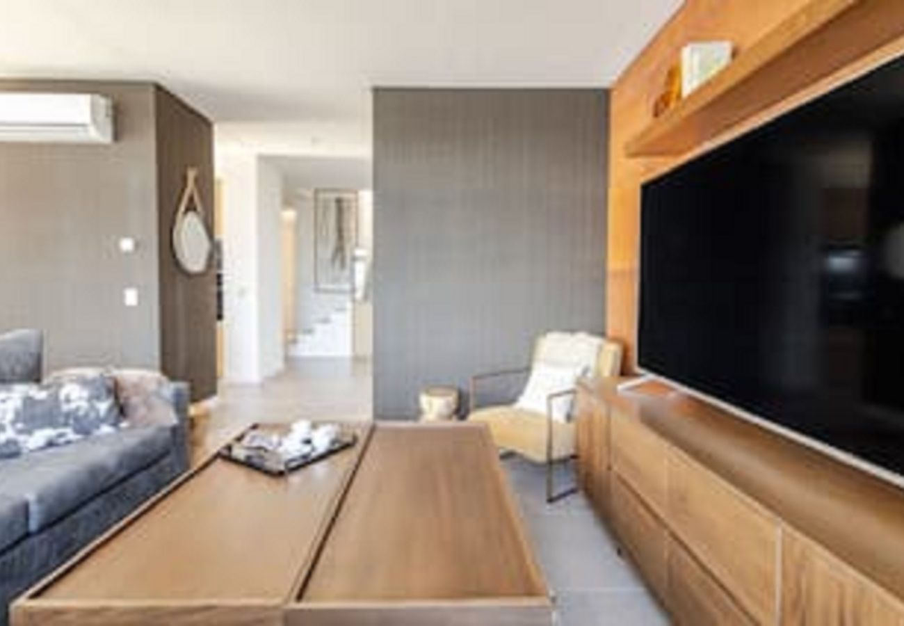 Apartamento en San Carlos de Bariloche - 06PAX HUAPI50 FLOR-NP