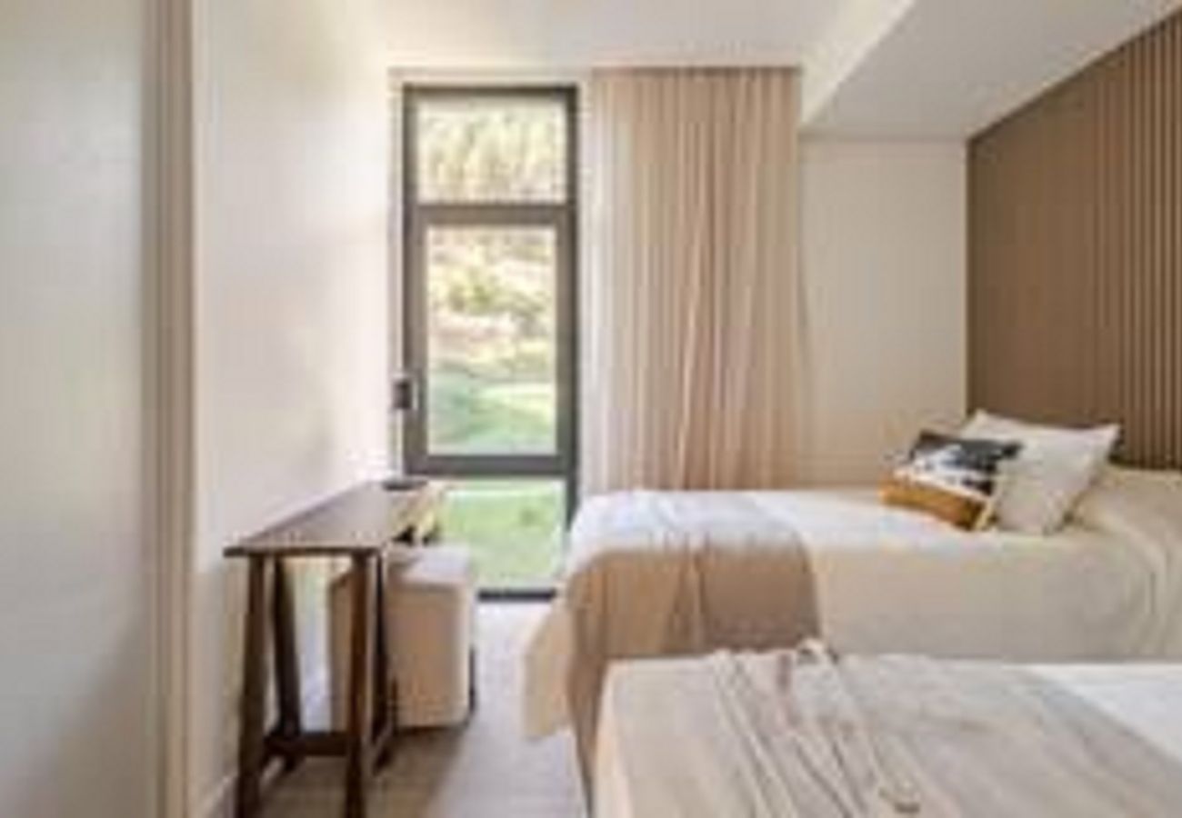 Apartamento en San Carlos de Bariloche - 06PAX HUAPI50 FLOR-NP