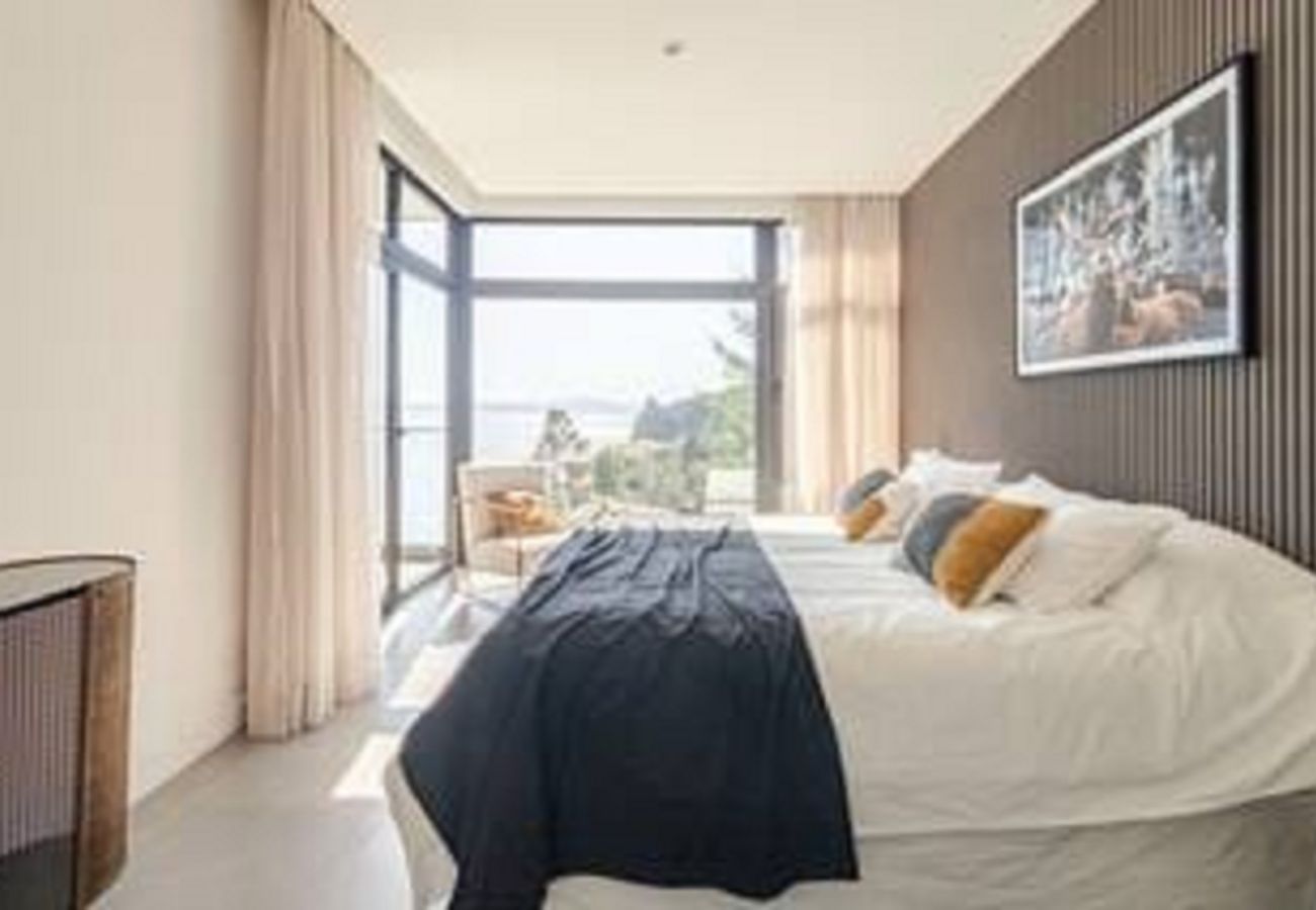 Apartamento en San Carlos de Bariloche - 06PAX HUAPI50 FLOR-NP