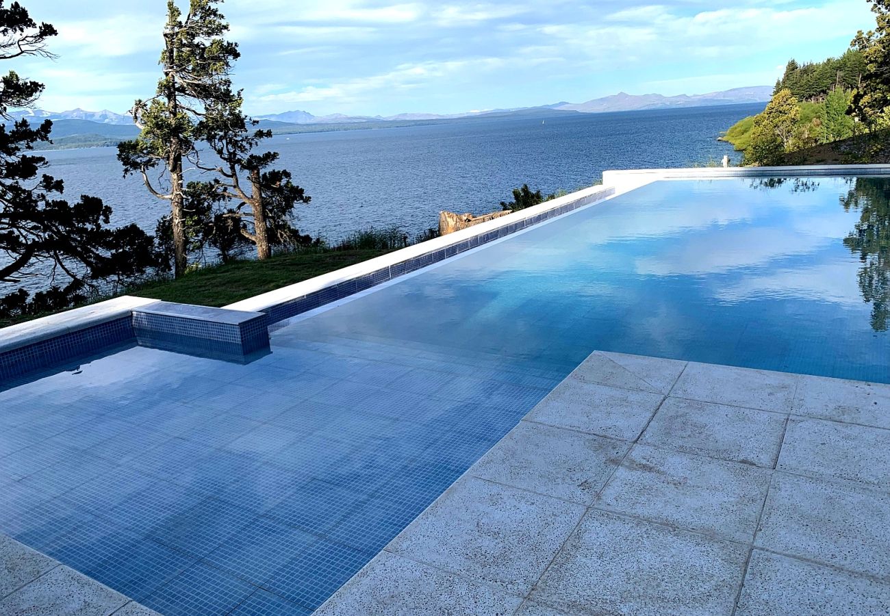 Apartment in San Carlos de Bariloche - 06PAX HUAPI50C FLOR-NP
